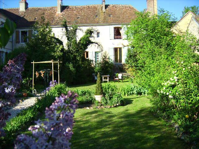 Maison Marthe B & B Saint-Sauveur-en-Puisaye Exterior foto